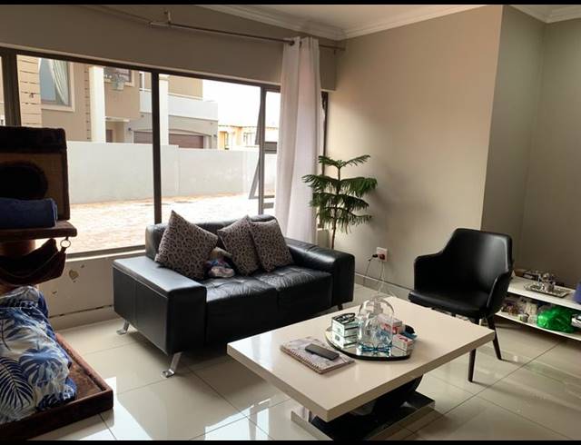 3 BEDROOM PROPERTY TO RENT IN STONERIDGE